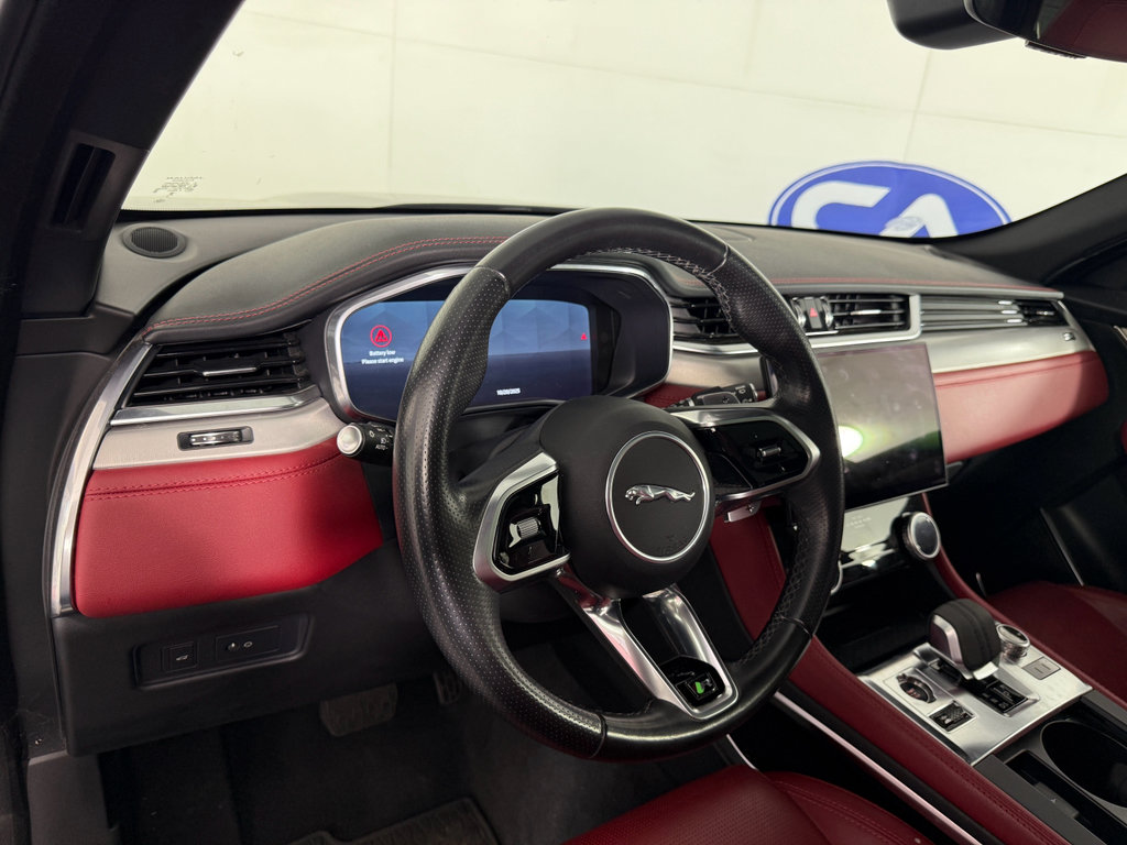 Used 2023 Jaguar F-PACE R-Dynamic S image 18