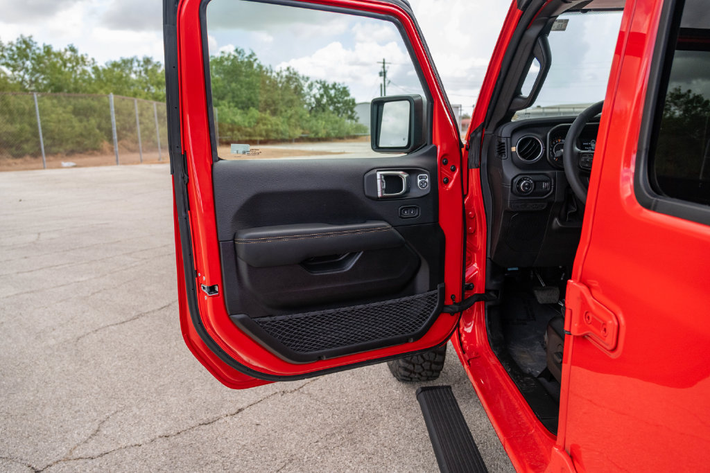 Used 2025 Jeep Gladiator Sport AWD/4WD image 11