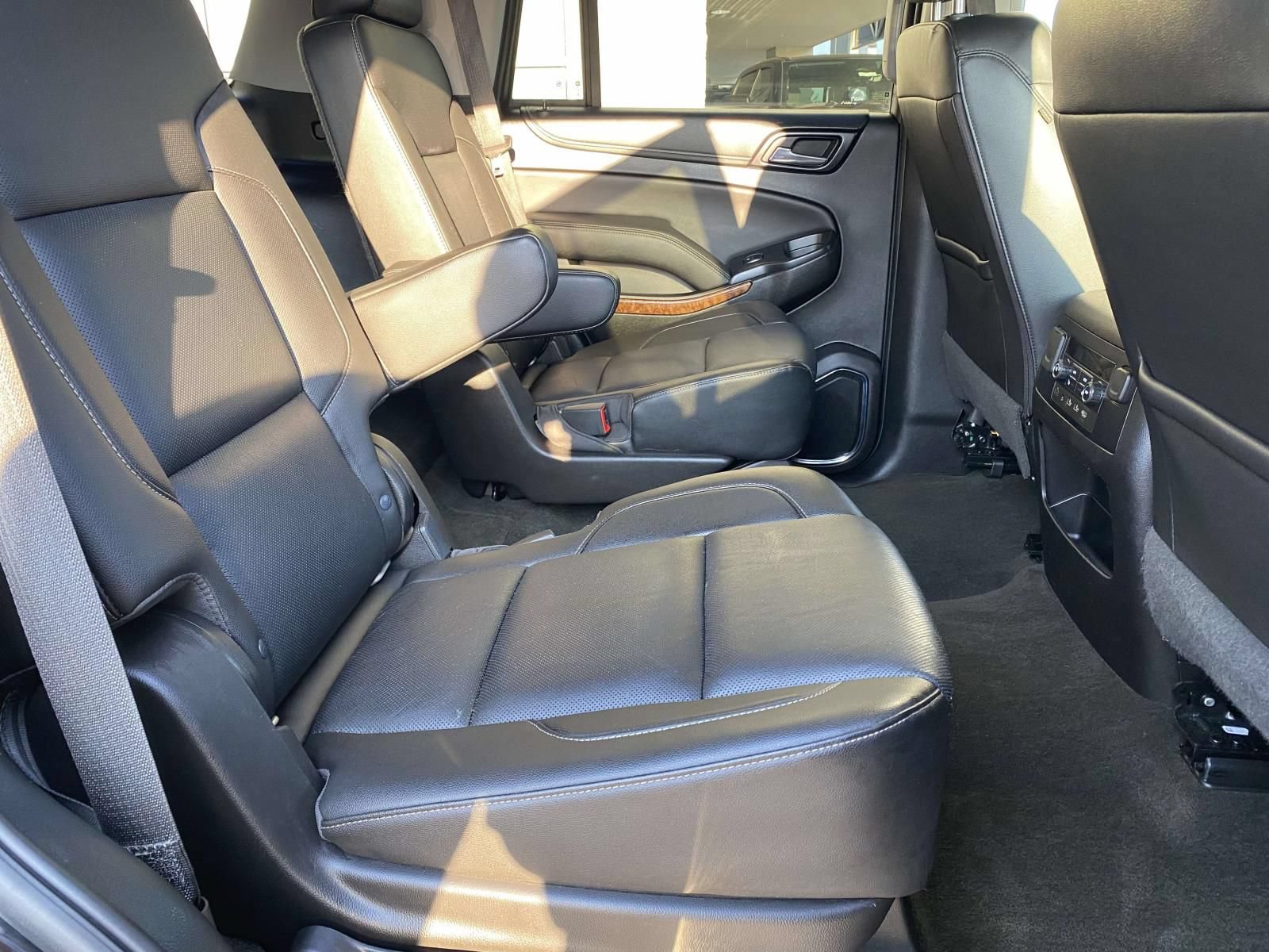 Used 2018 Chevrolet Tahoe Premier AWD/4WD image 14