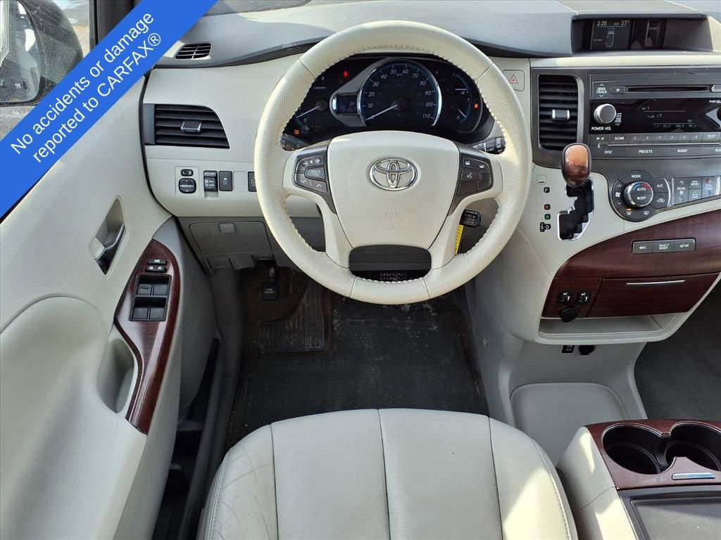 Used 2014 Toyota Sienna L image 14