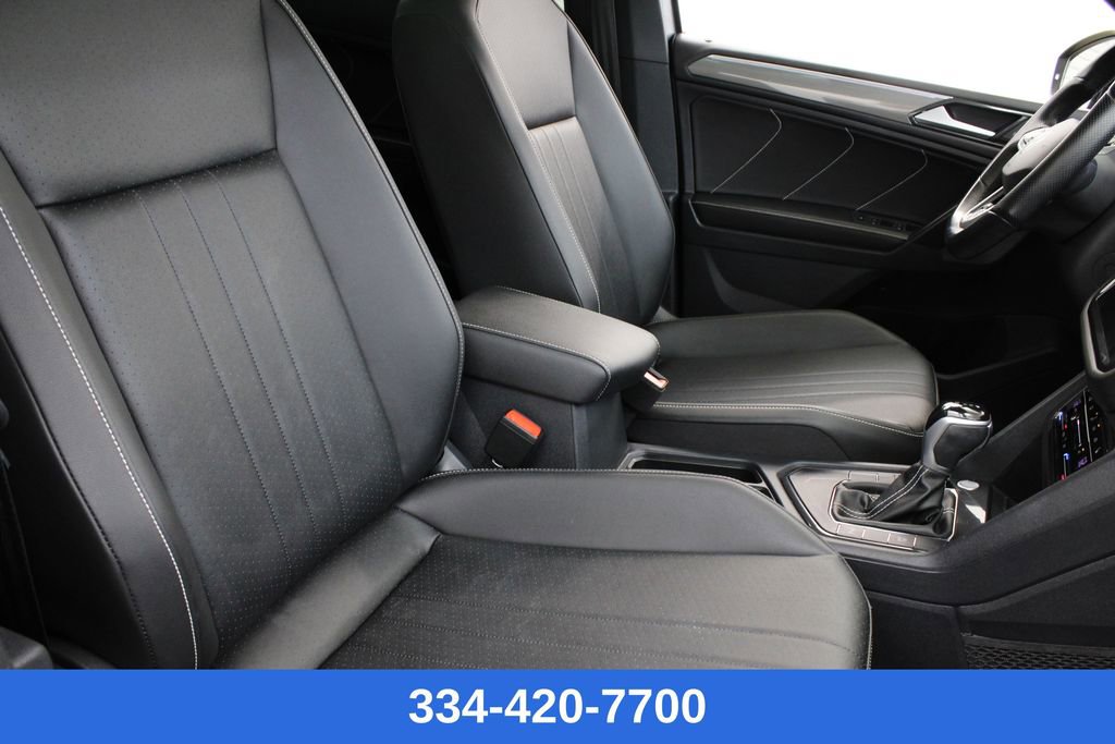 Certified 2023 Volkswagen Tiguan SE R-Line image 23