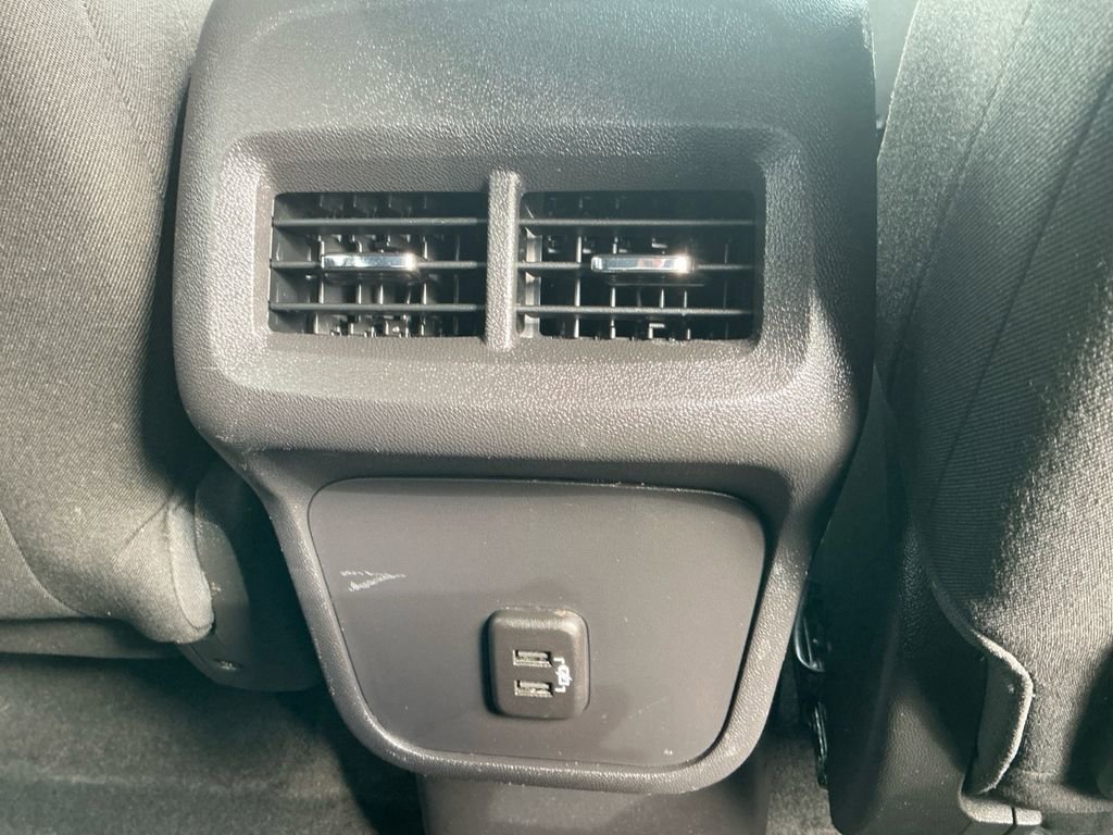 Used 2024 GMC Terrain SLE image 22