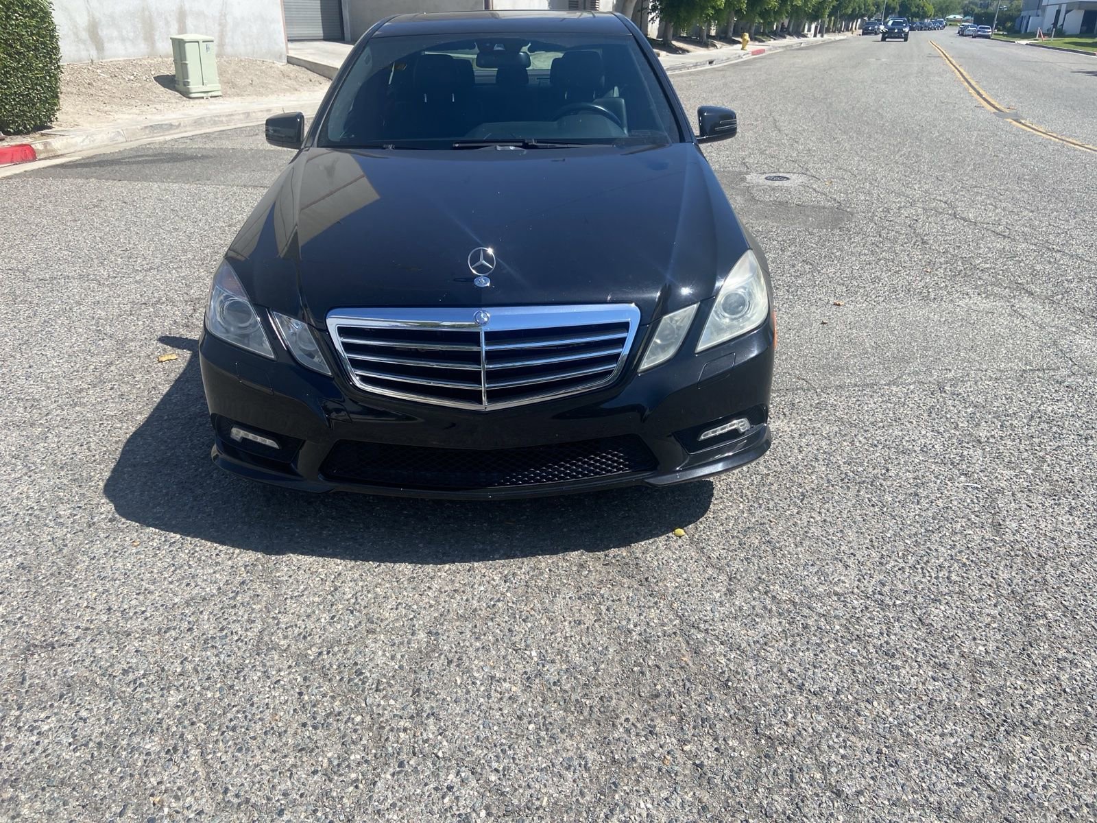 Used 2010 Mercedes-Benz E 550 Sedan image 3
