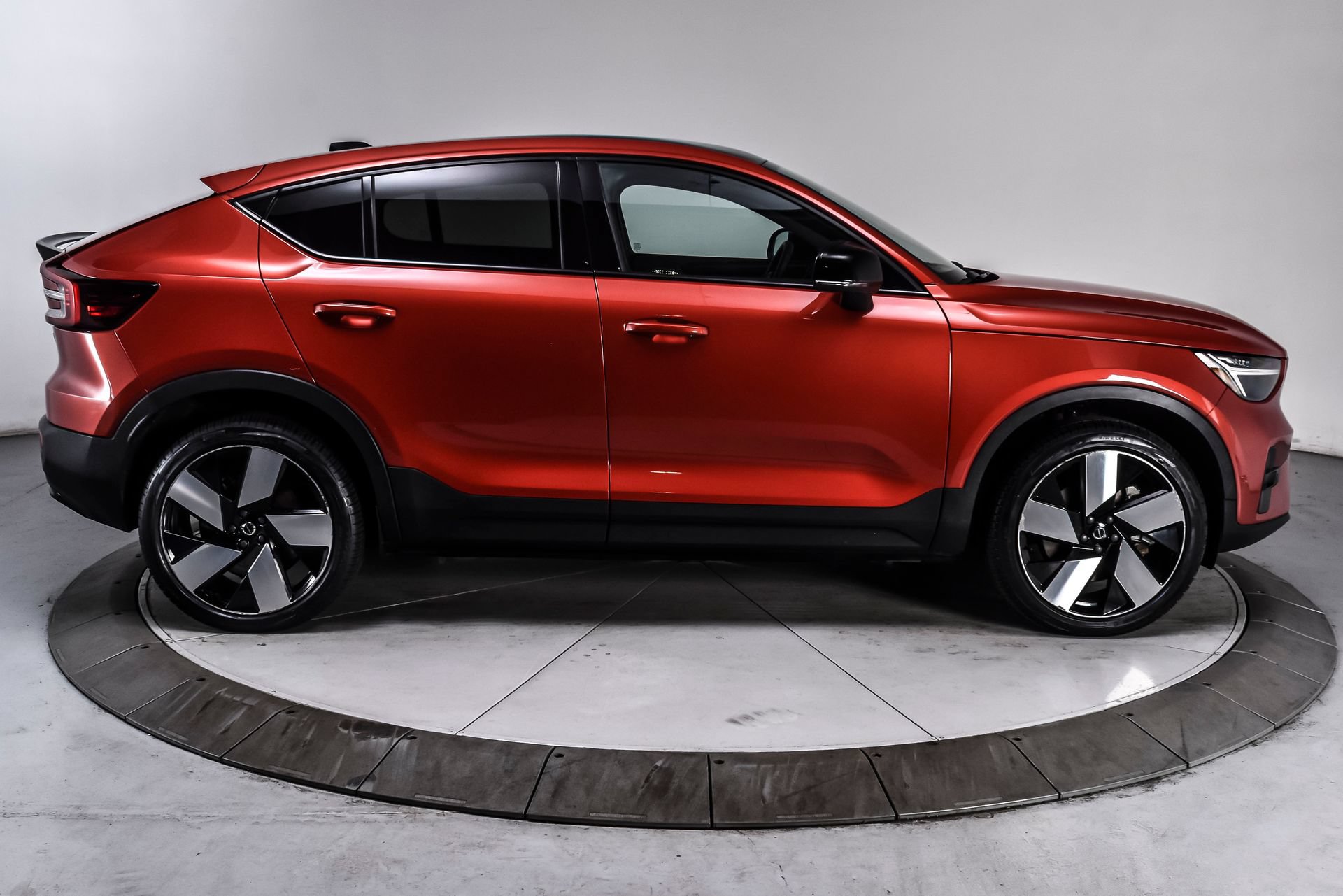 Used 2023 Volvo C40 P8 Recharge Plus AWD/4WD image 7