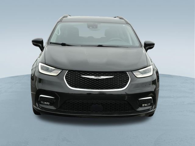 Used 2021 Chrysler Pacifica Touring FWD video 2