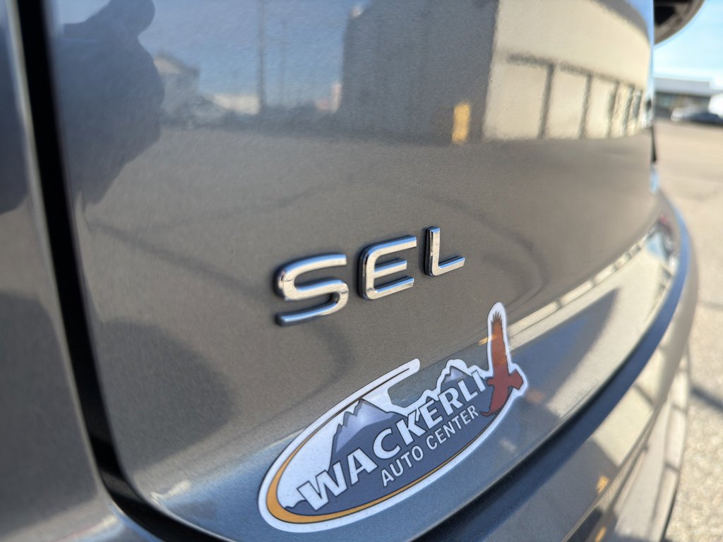 Used 2020 Volkswagen Atlas Cross Sport SEL image 31