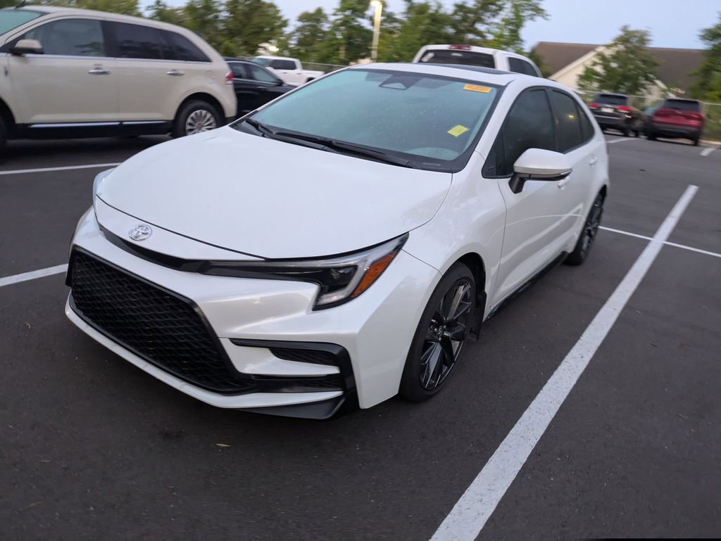 Certified 2025 Toyota Corolla XSE FWD image 4