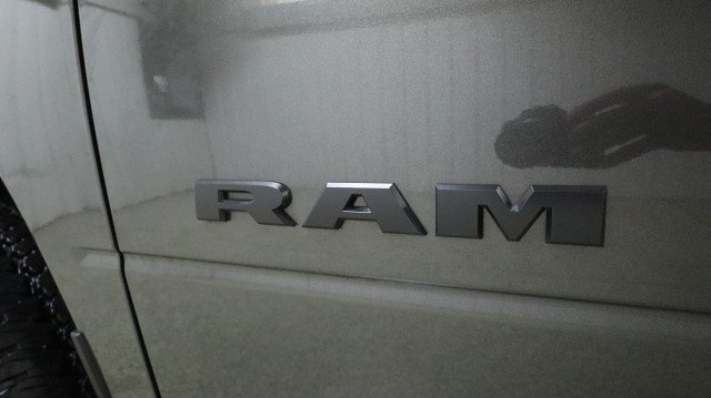 Used 2025 RAM 2500 Laramie AWD/4WD image 27