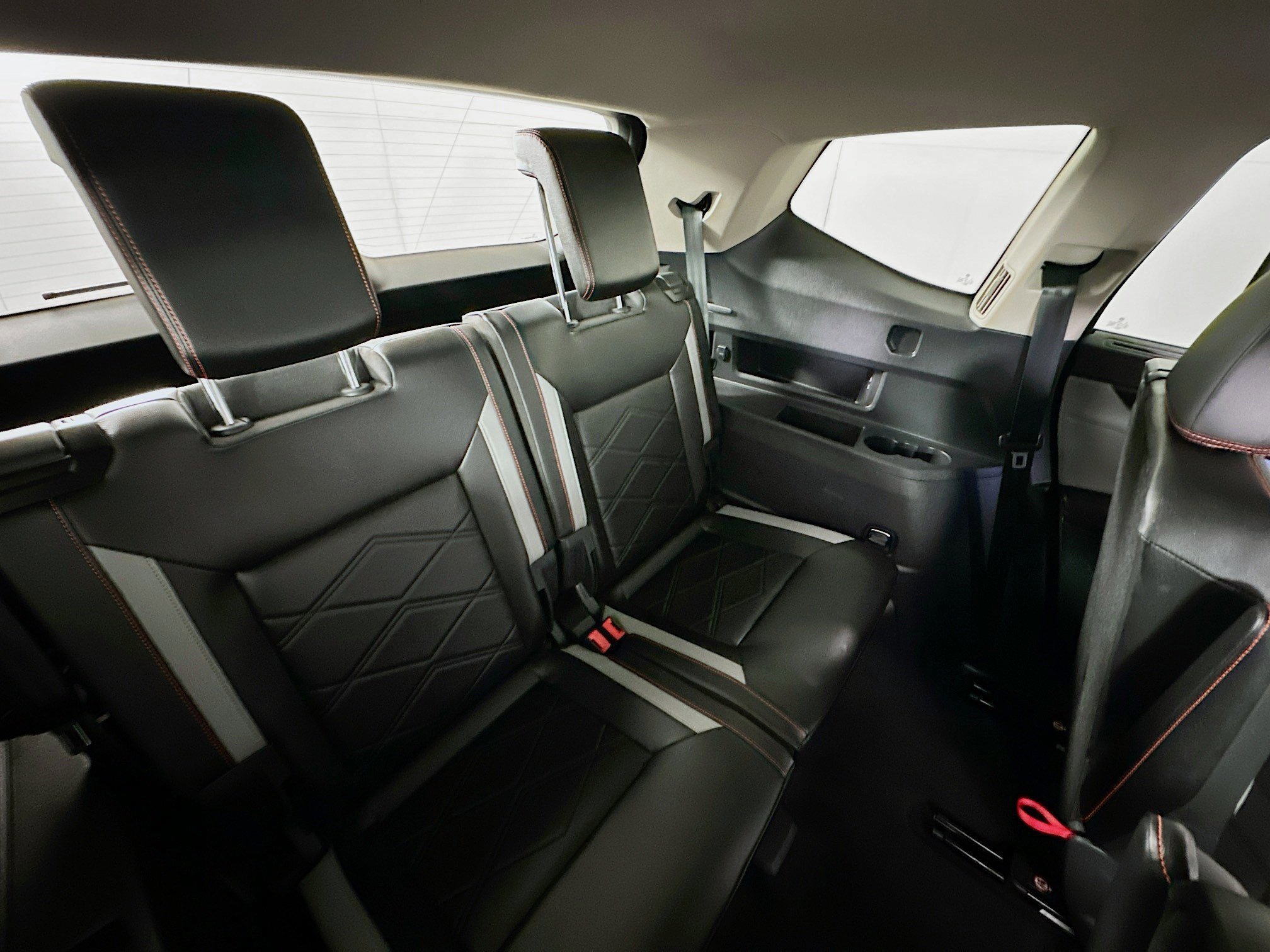 Used 2024 Volkswagen Atlas Peak Edition SEL image 30