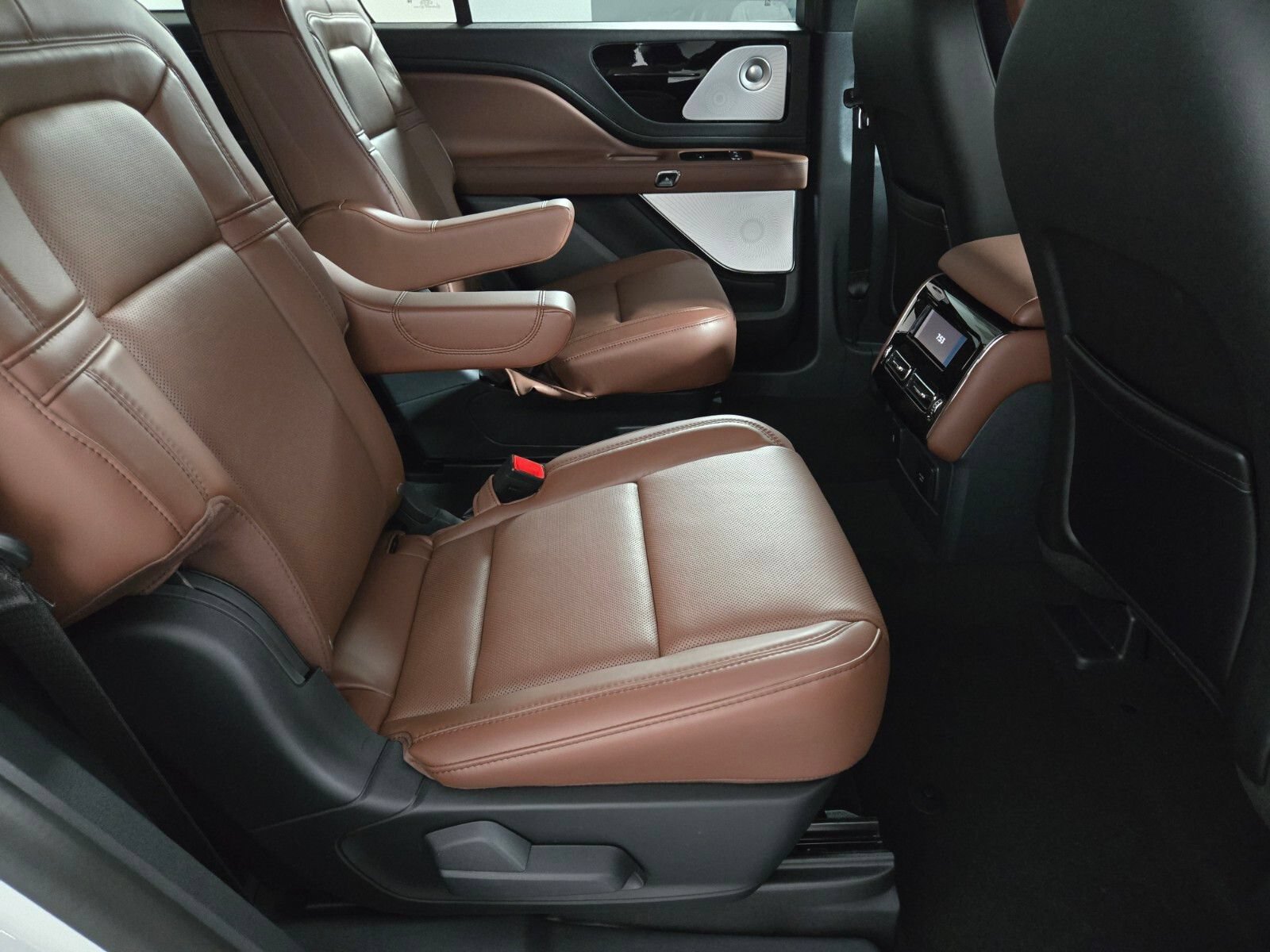 New 2026 Lincoln Aviator Reserve AWD/4WD image 19