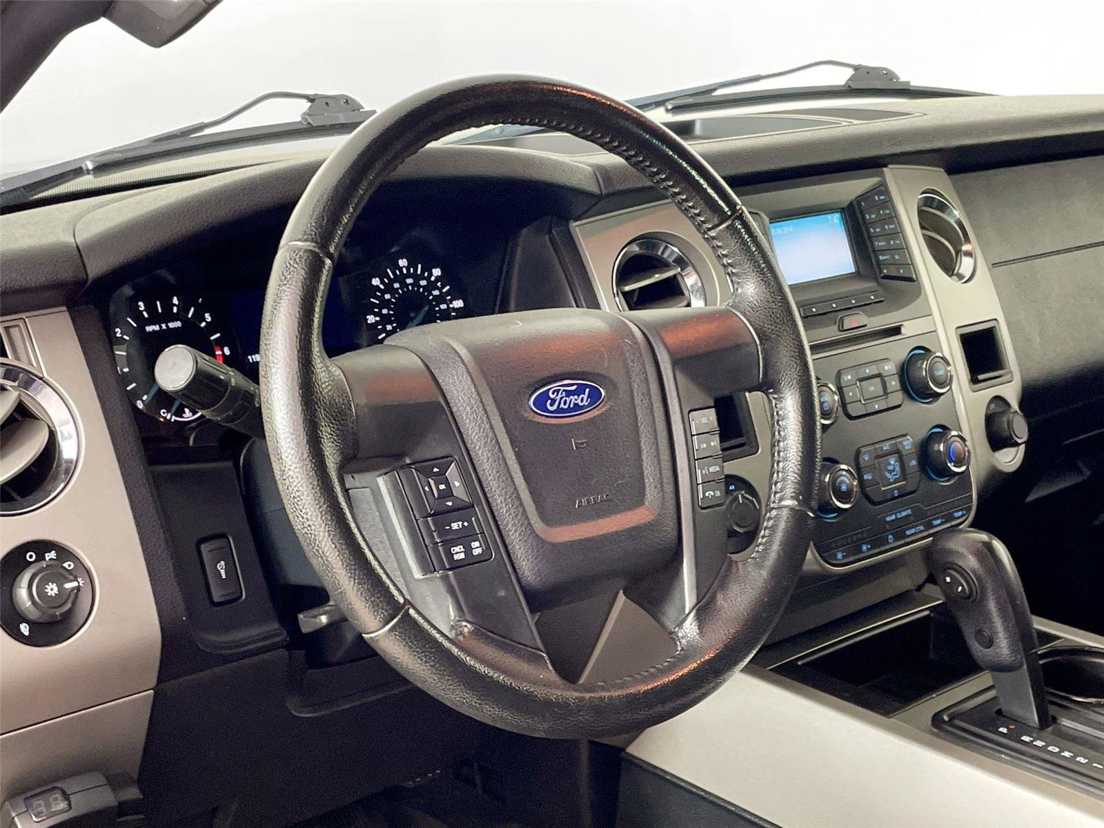 Used 2017 Ford Expedition XLT AWD/4WD image 18