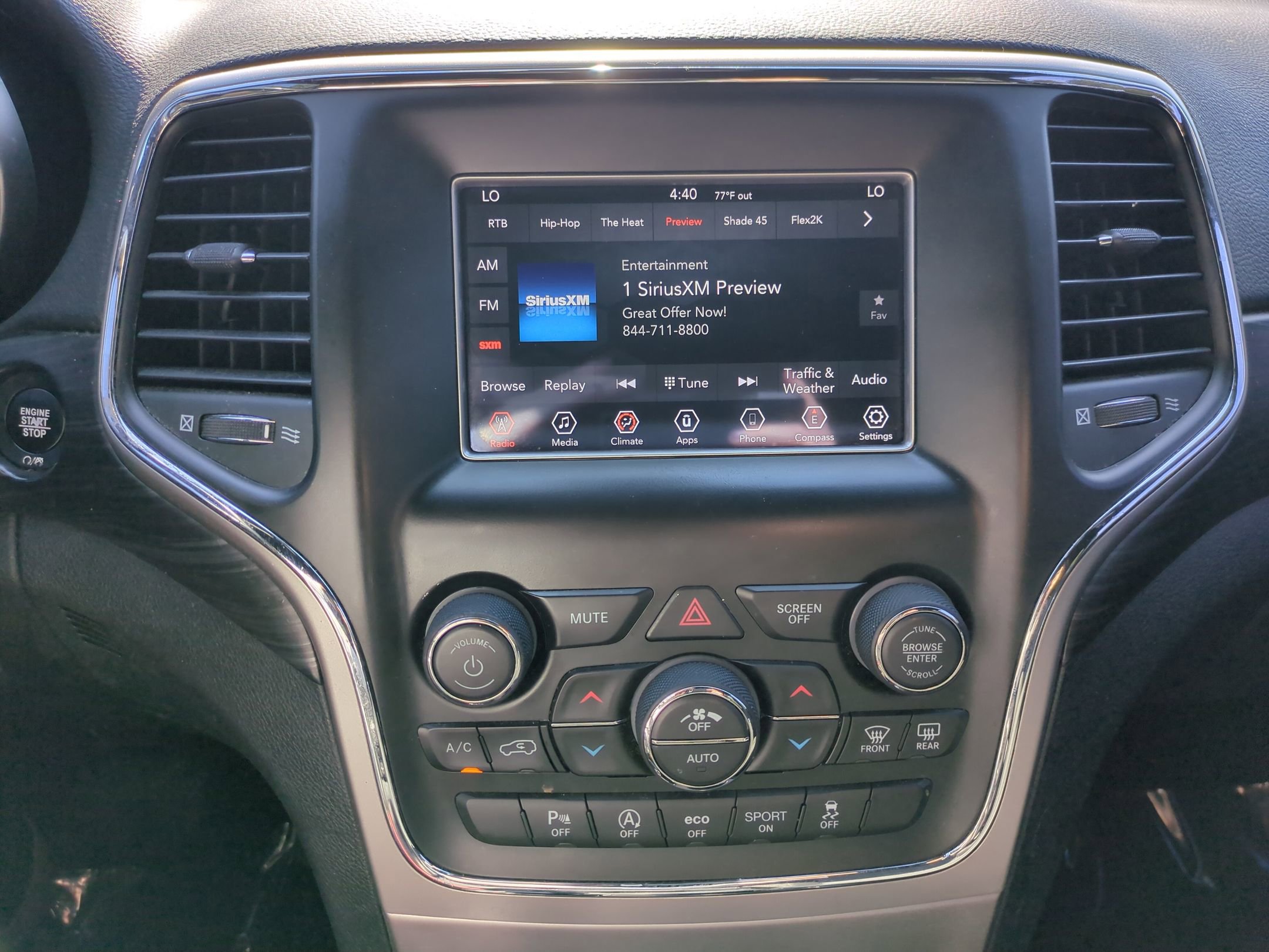 Used 2019 Jeep Grand Cherokee Laredo AWD/4WD image 23