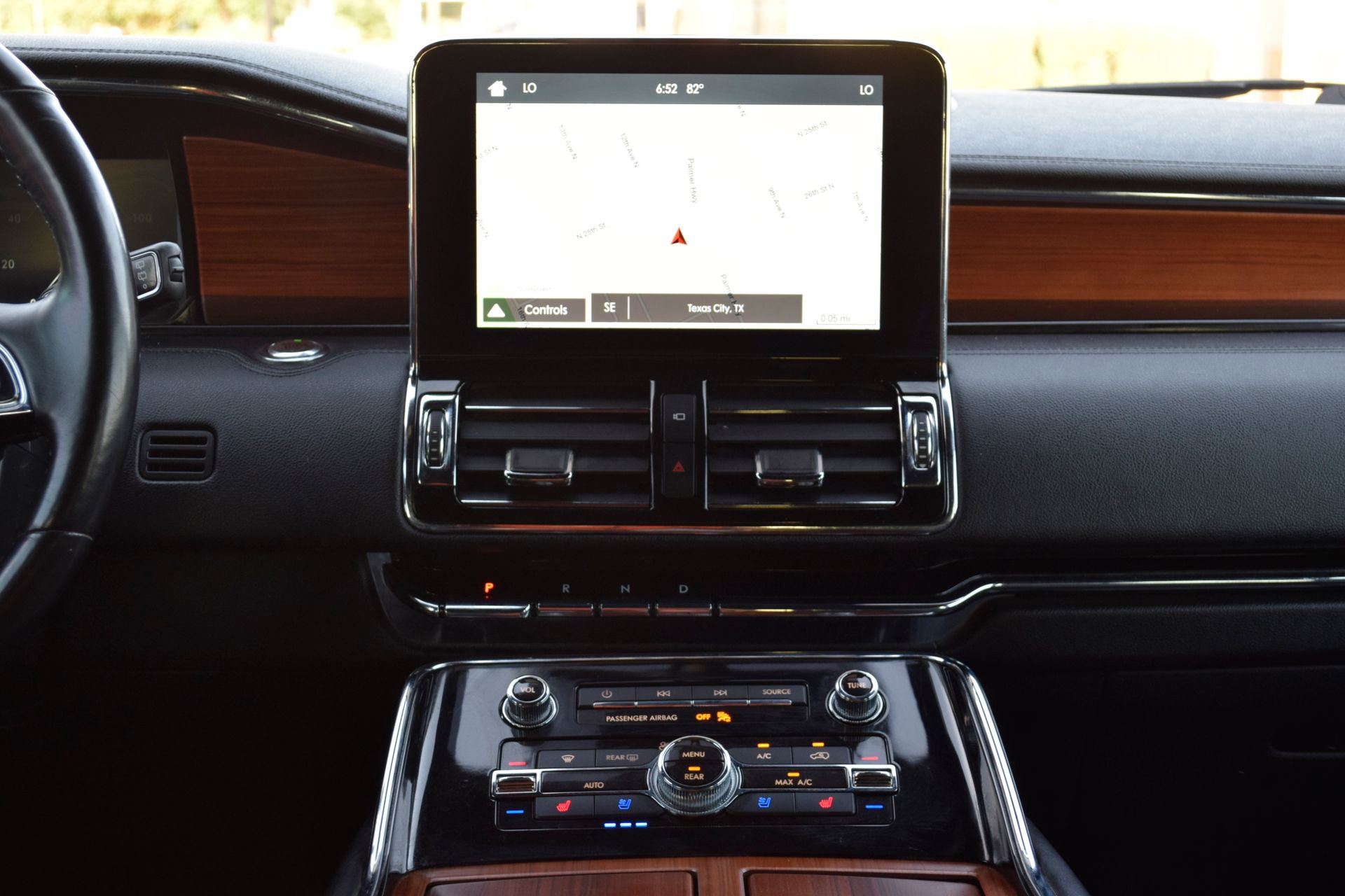 Used 2019 Lincoln Navigator L Reserve AWD/4WD image 11