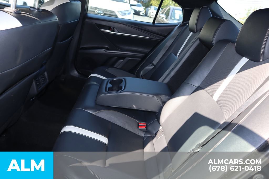 Used 2025 Toyota Camry SE image 17