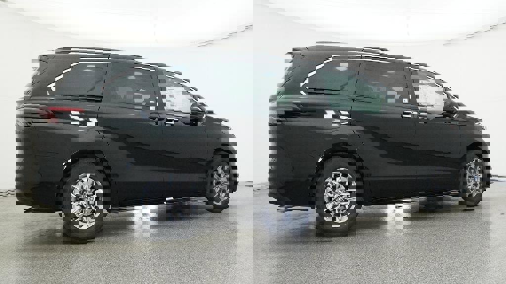 New 2026 Toyota Sienna XLE image 3