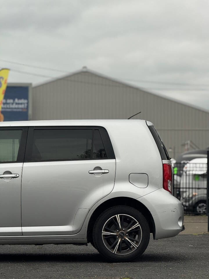 Used 2014 Scion xB FWD image 16