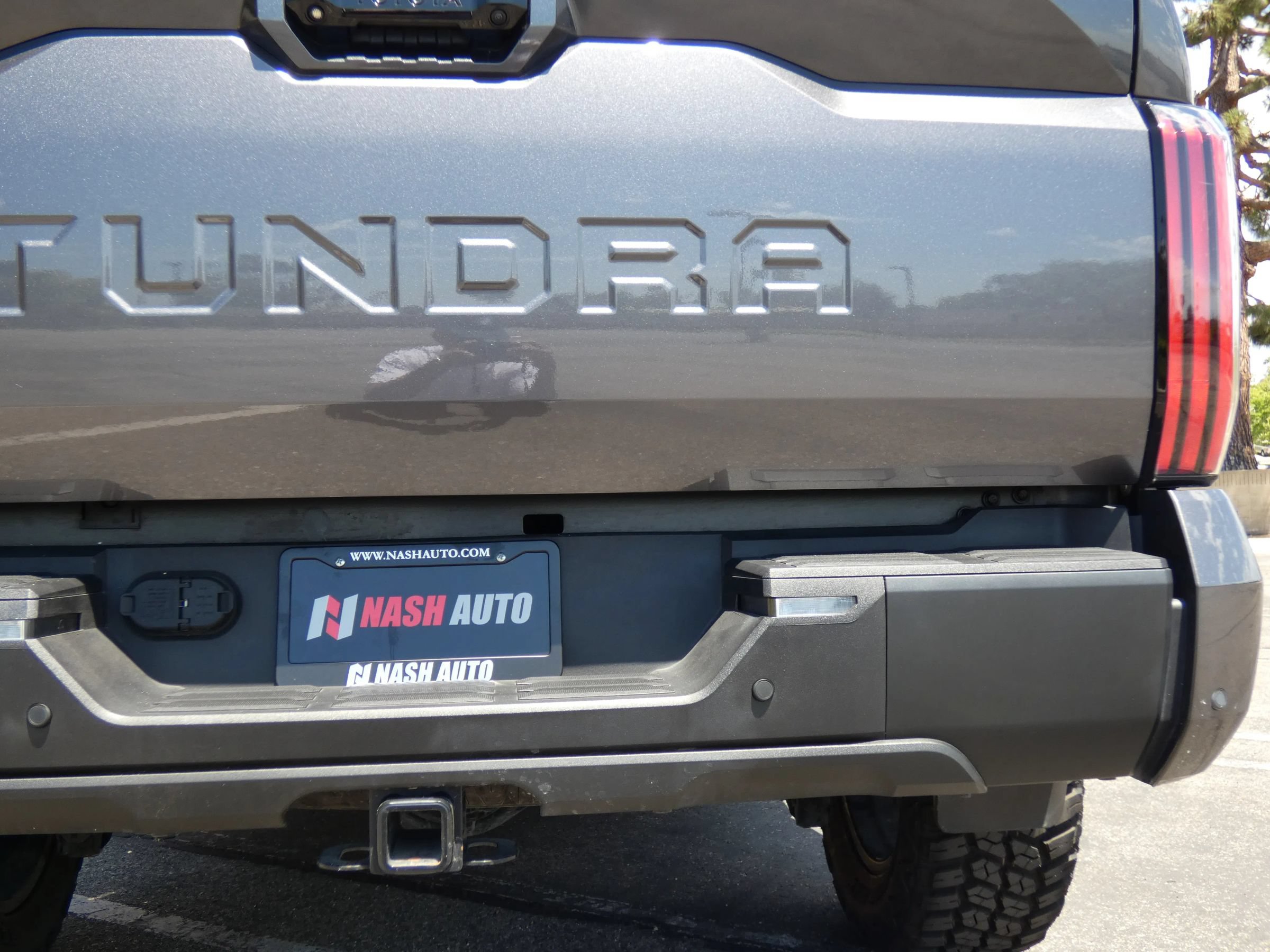 Used 2024 Toyota Tundra Limited w/ TRD Off-Road Package AWD/4WD image 9