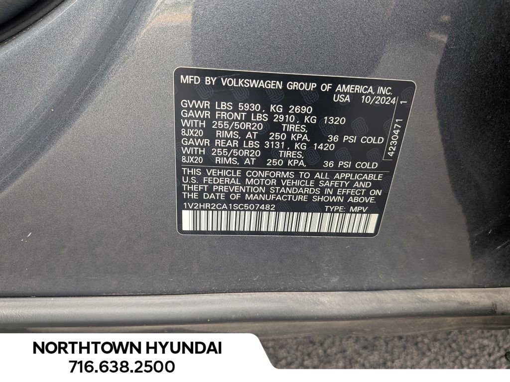 Used 2025 Volkswagen Atlas SE image 37