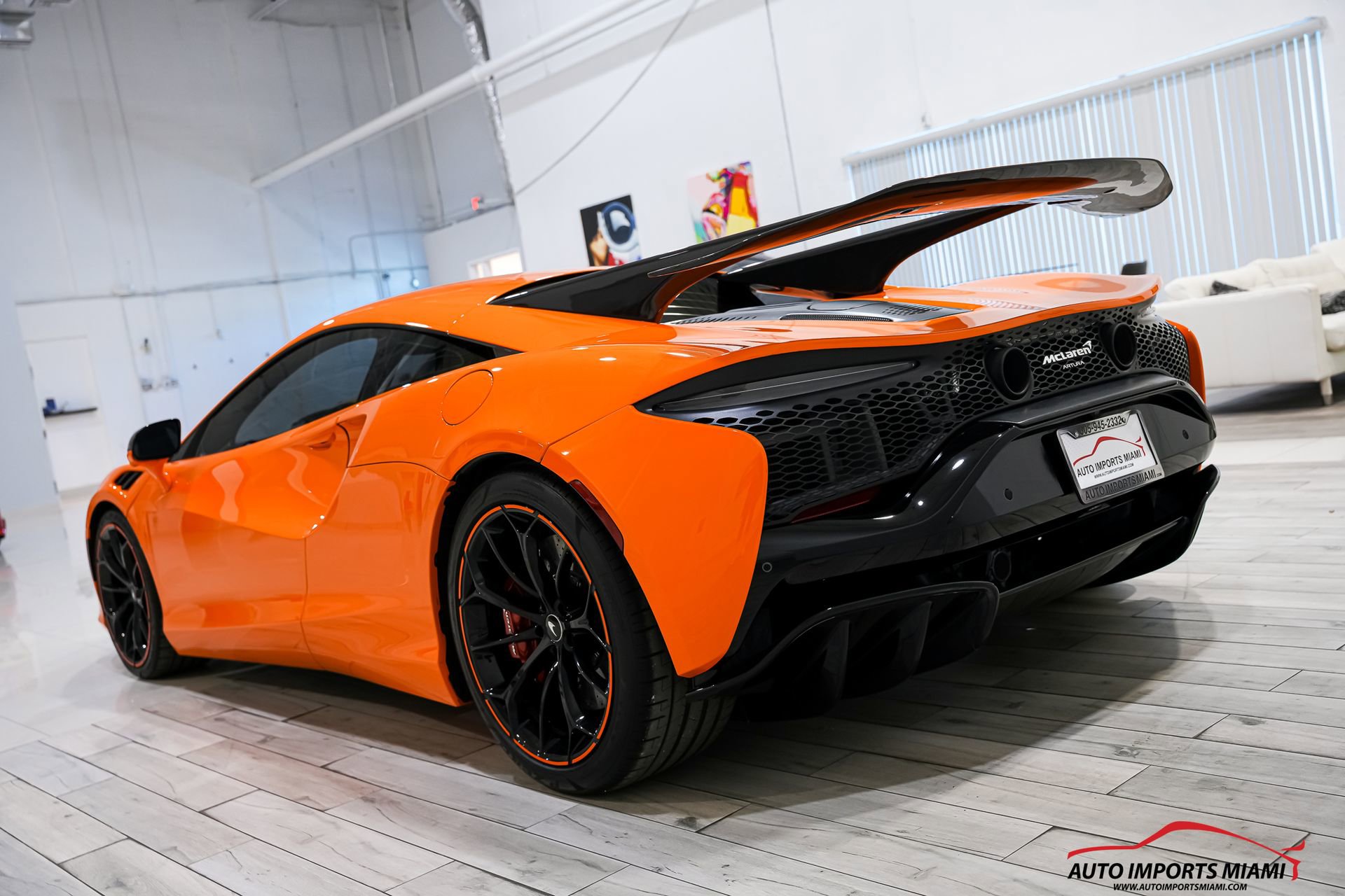 Used 2023 McLaren Artura image 16