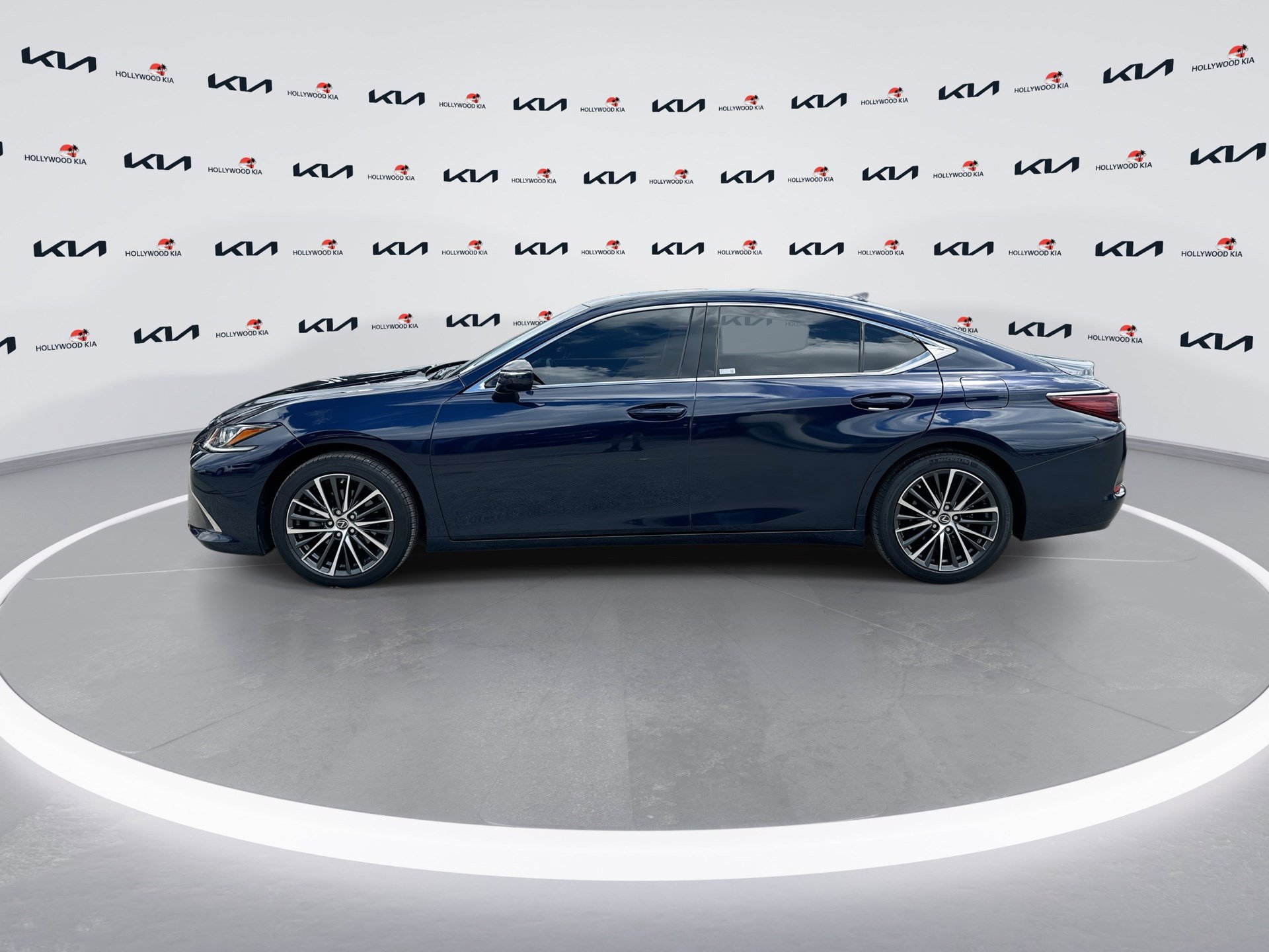 Used 2022 Lexus ES 350 w/ Premium Package image 5