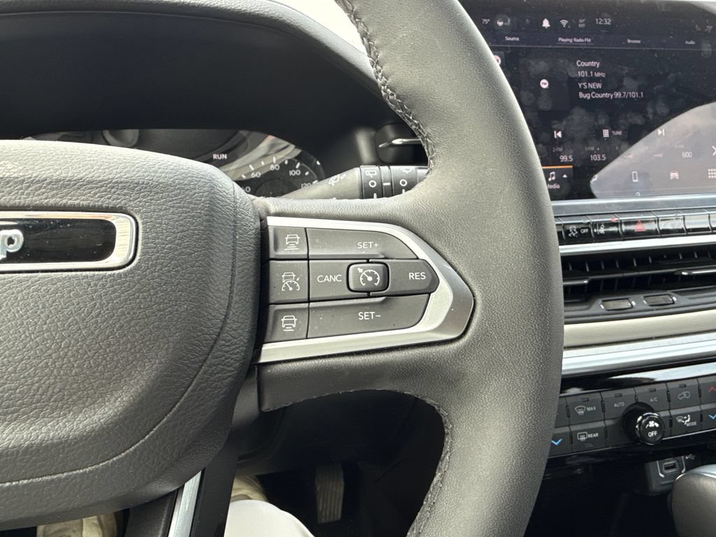 Used 2026 Jeep Compass Limited AWD/4WD image 15