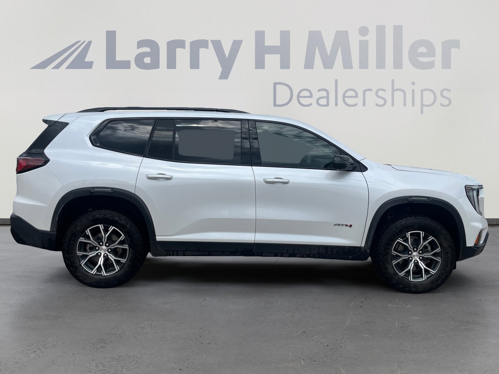 Used 2025 GMC Acadia AT4 w/ Luxury Package AWD/4WD image 6