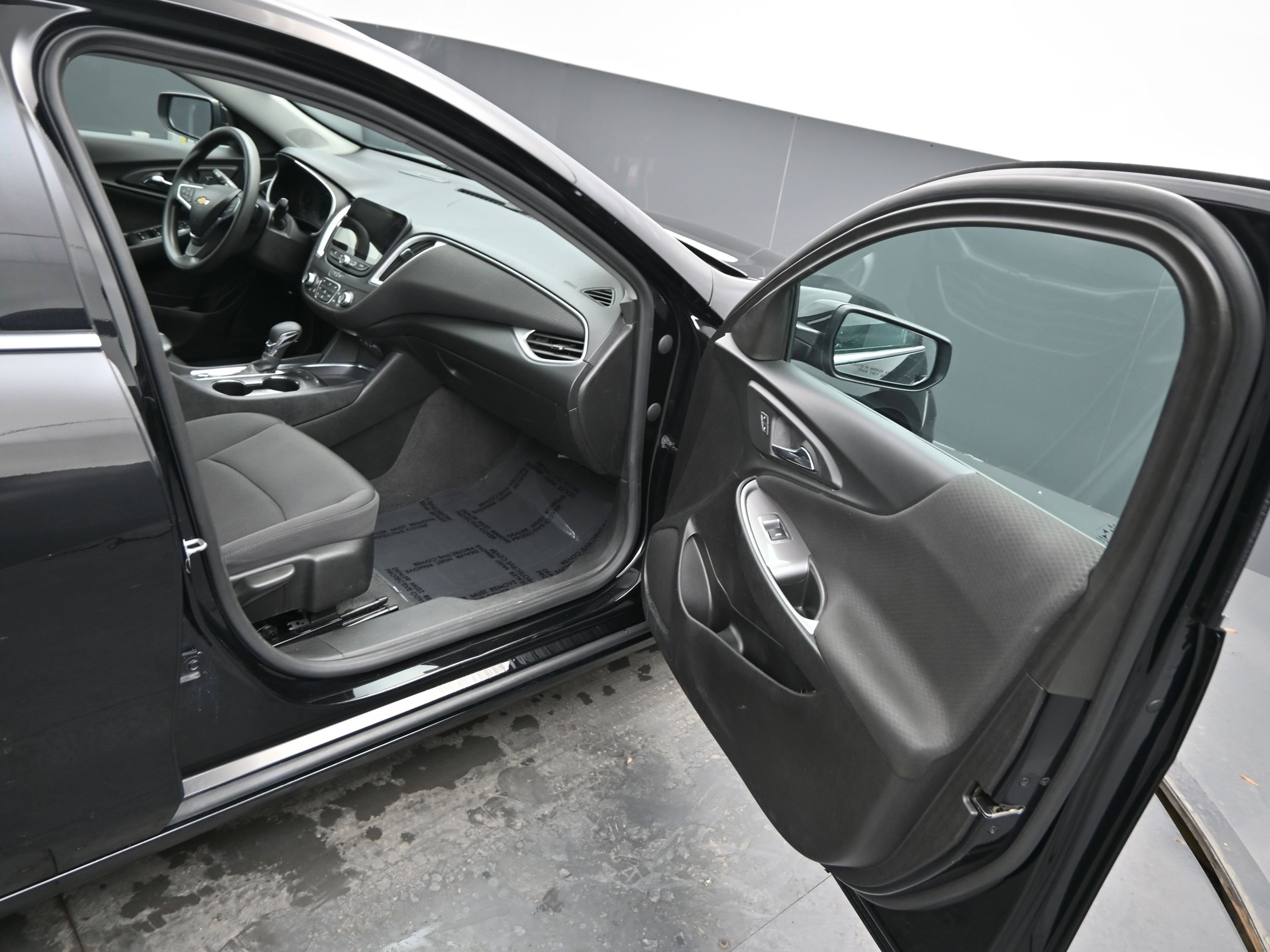 Used 2024 Chevrolet Malibu LT image 11