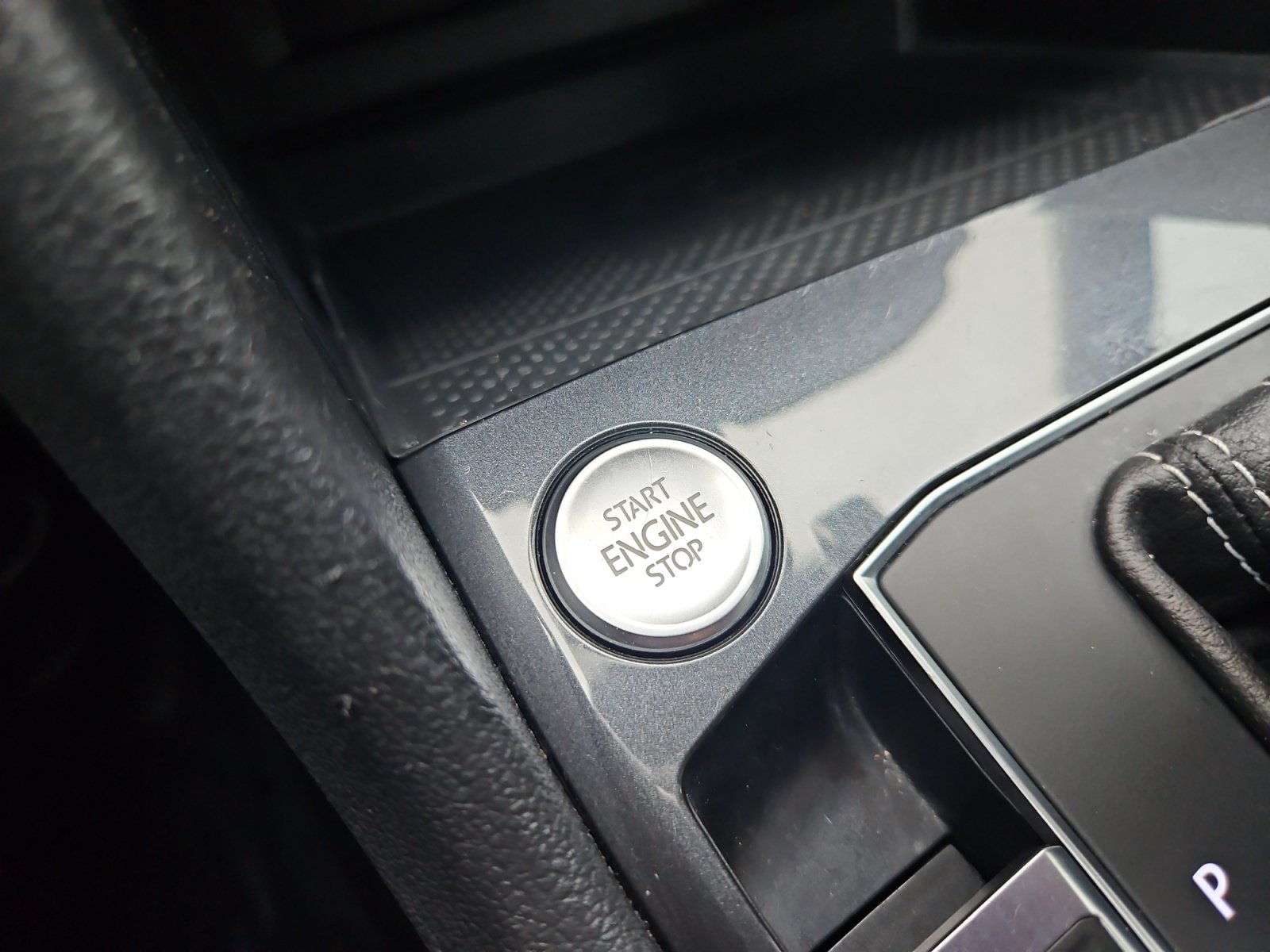 Used 2021 Volkswagen Tiguan SE R-Line FWD image 23