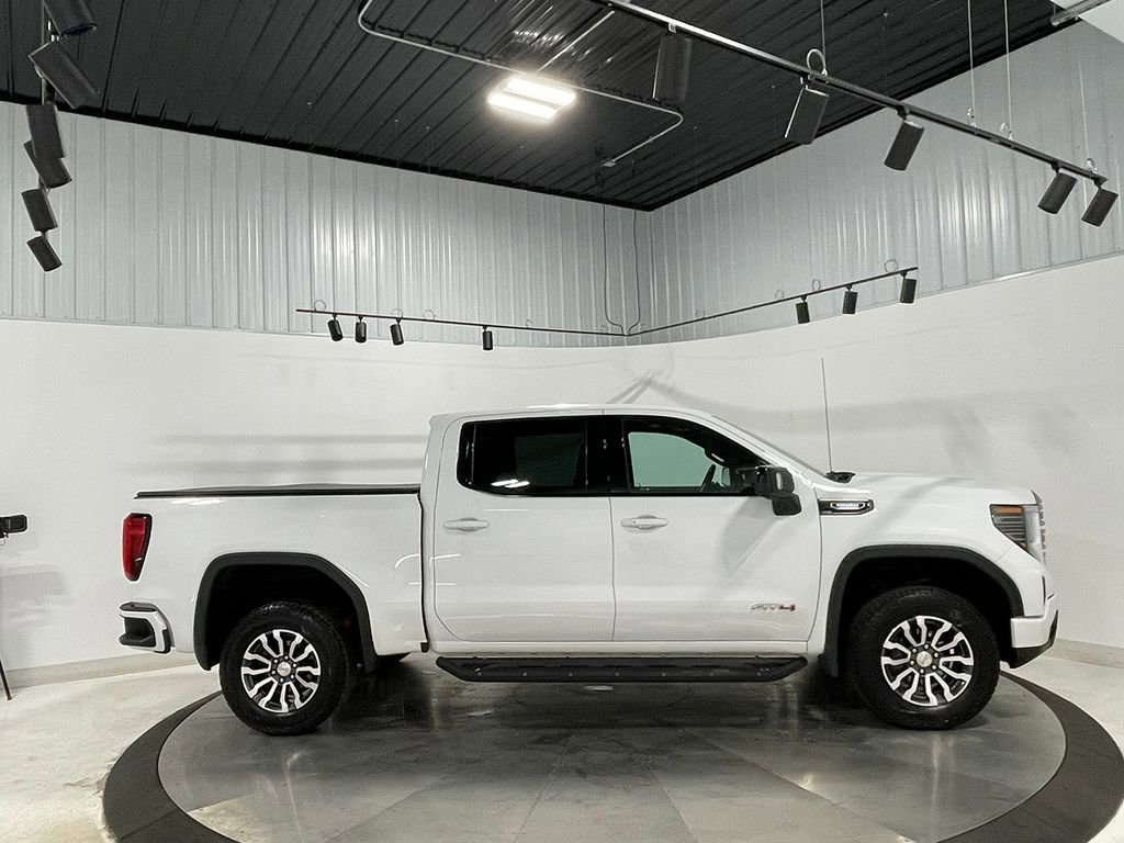Used 2023 GMC Sierra 1500 AT4 w/ AT4 Premium Package AWD/4WD image 11