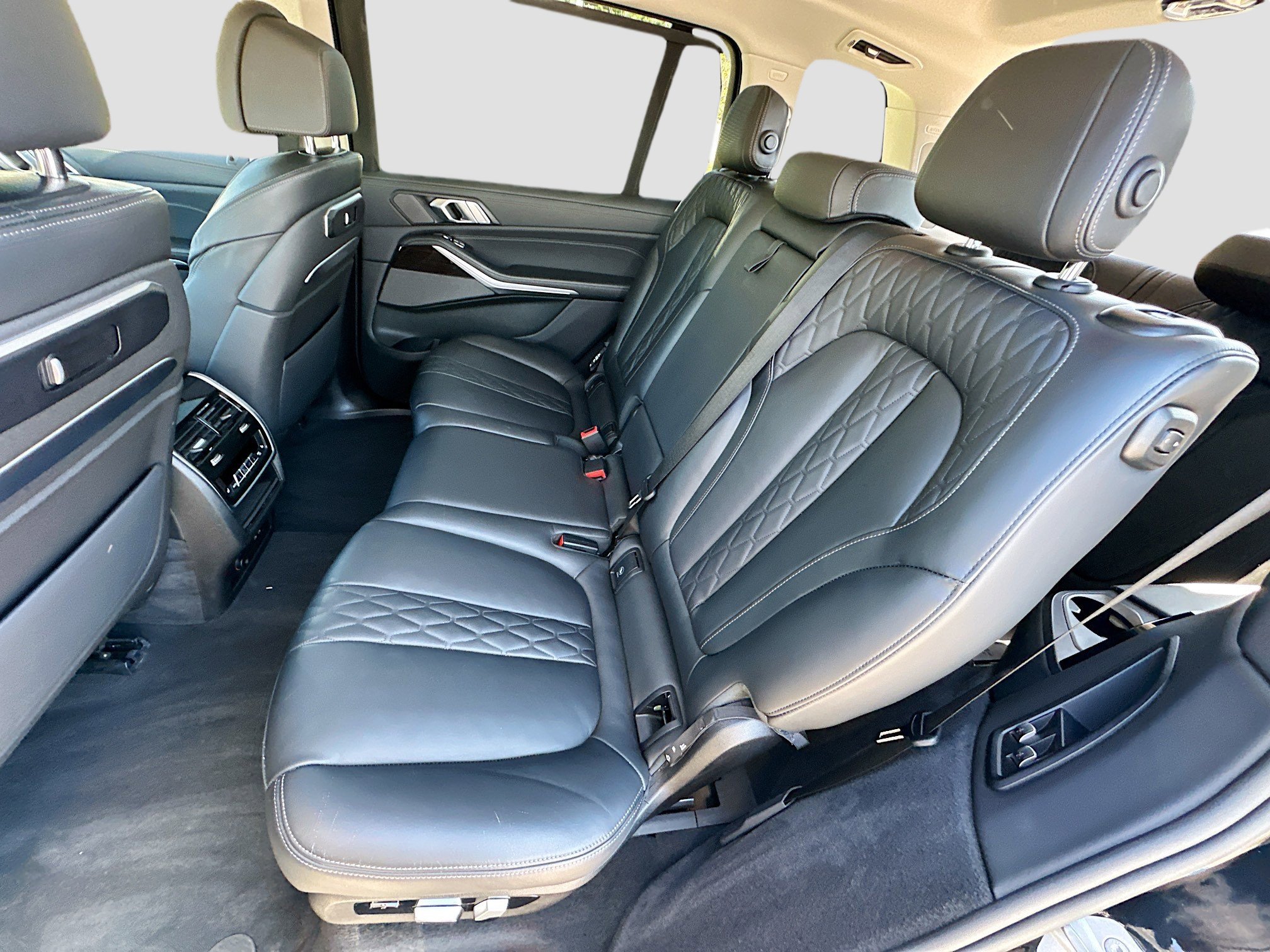 Used 2025 BMW X7 xDrive40i w/ Premium Package AWD/4WD image 25