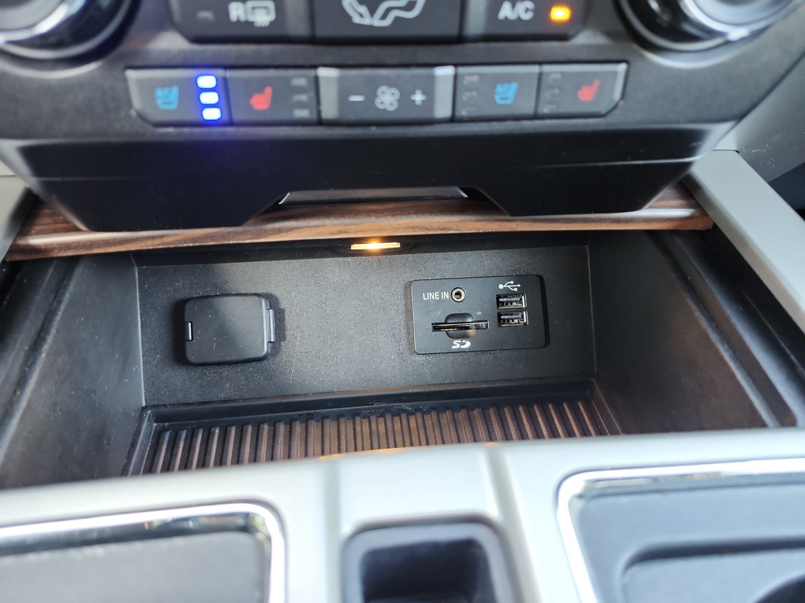 Used 2015 Ford F150 Lariat AWD/4WD image 26