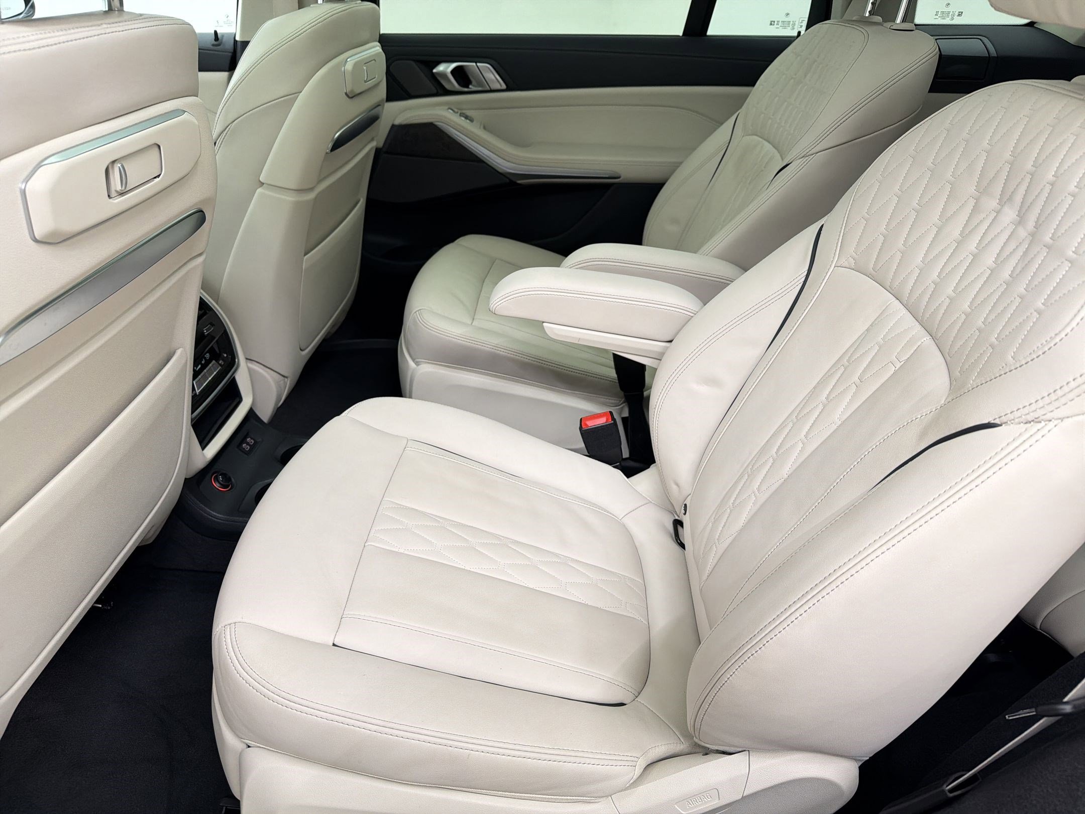 Certified 2024 BMW X7 xDrive40i w/ Premium Package image 15