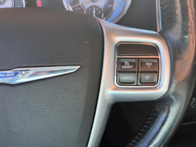 Used 2011 Chrysler 300 C RWD image 24