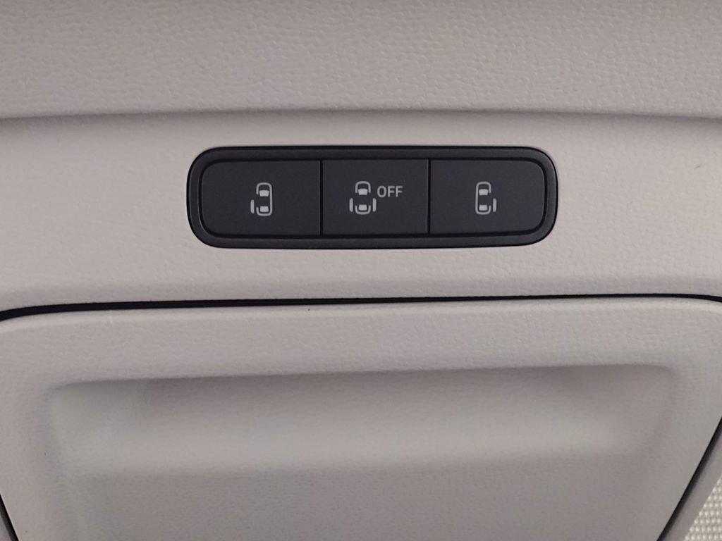 New 2025 Volkswagen ID. Buzz 1st Edition image 38