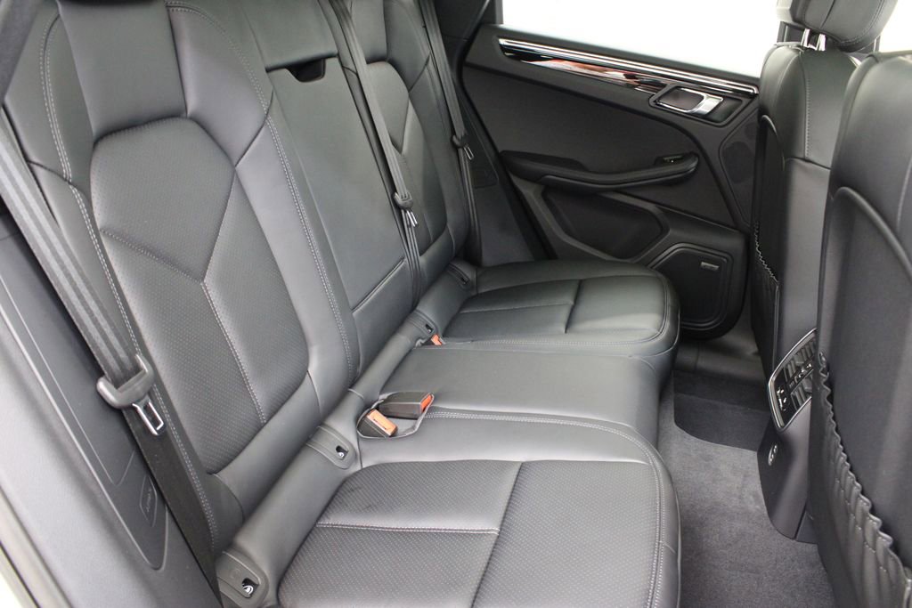 New 2026 Porsche Macan image 26