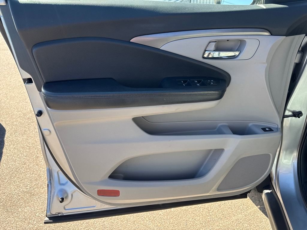 Used 2017 Honda Pilot LX image 10