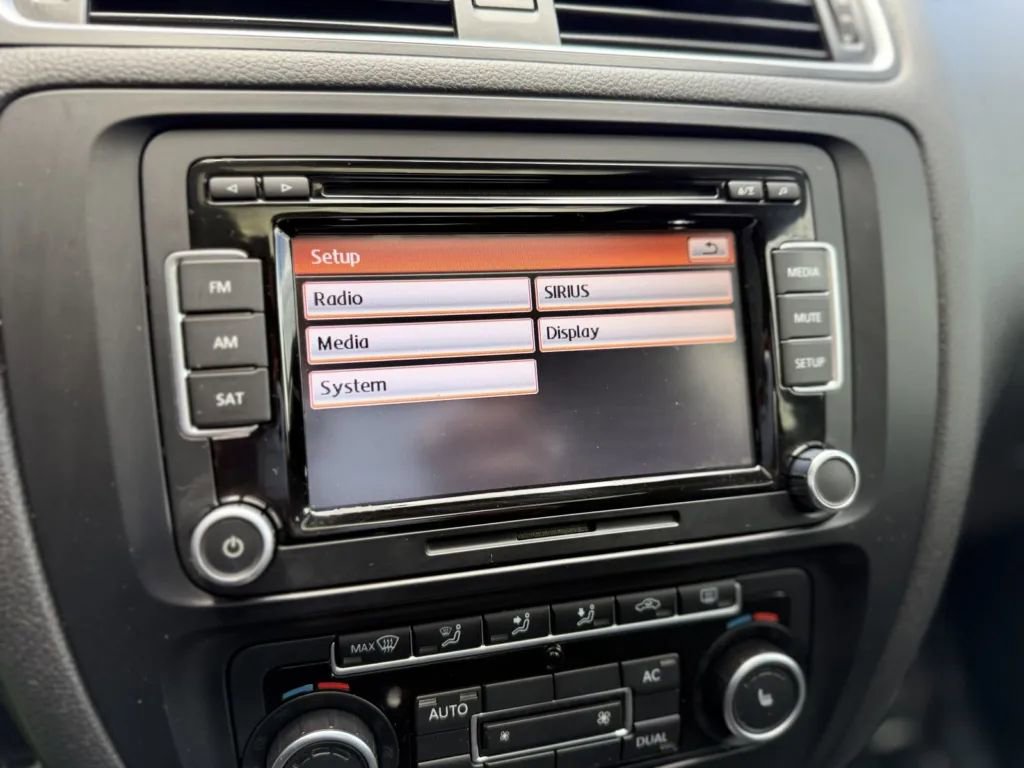 Used 2012 Volkswagen Jetta GLI Autobahn image 28