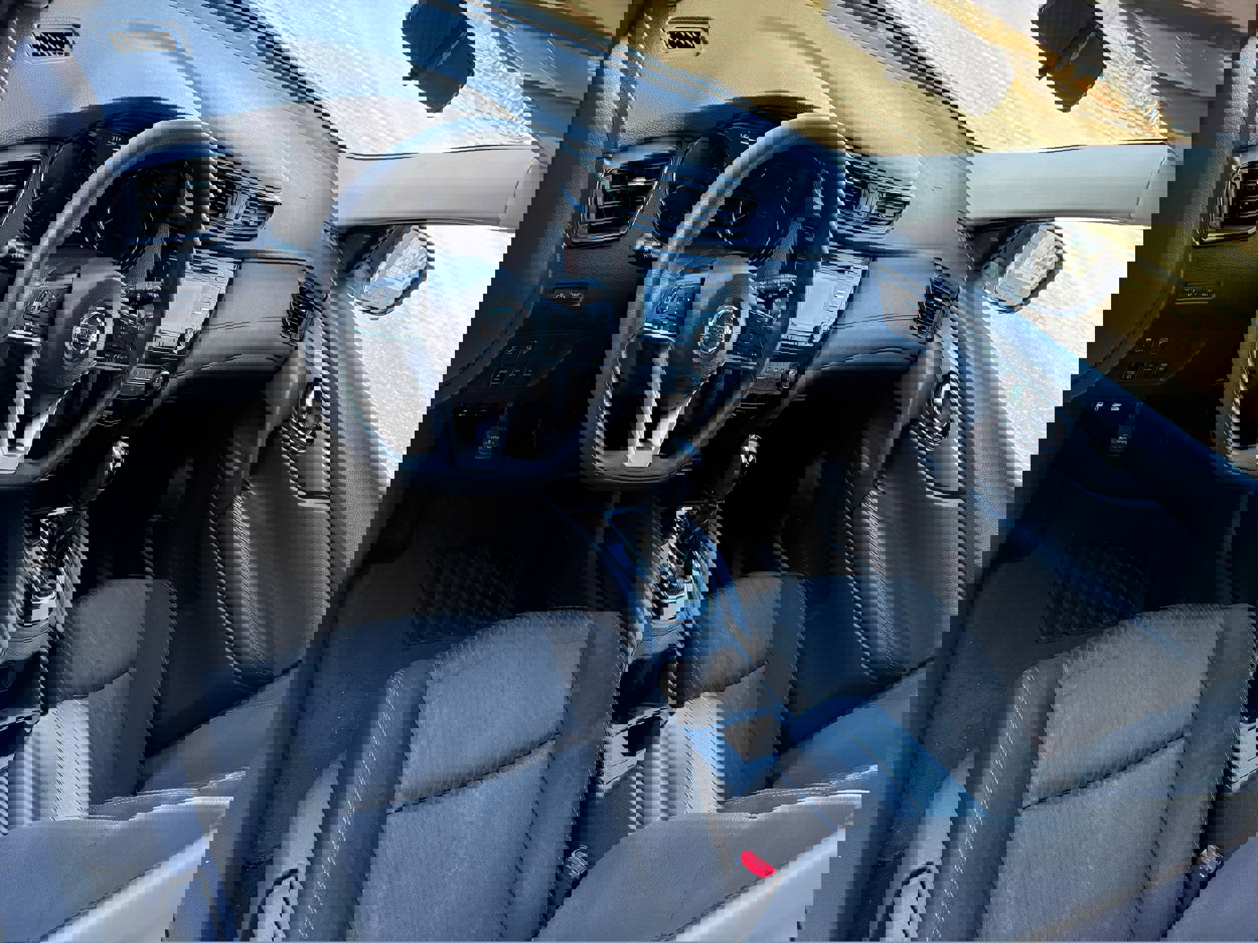 Used 2017 Nissan Rogue S image 10