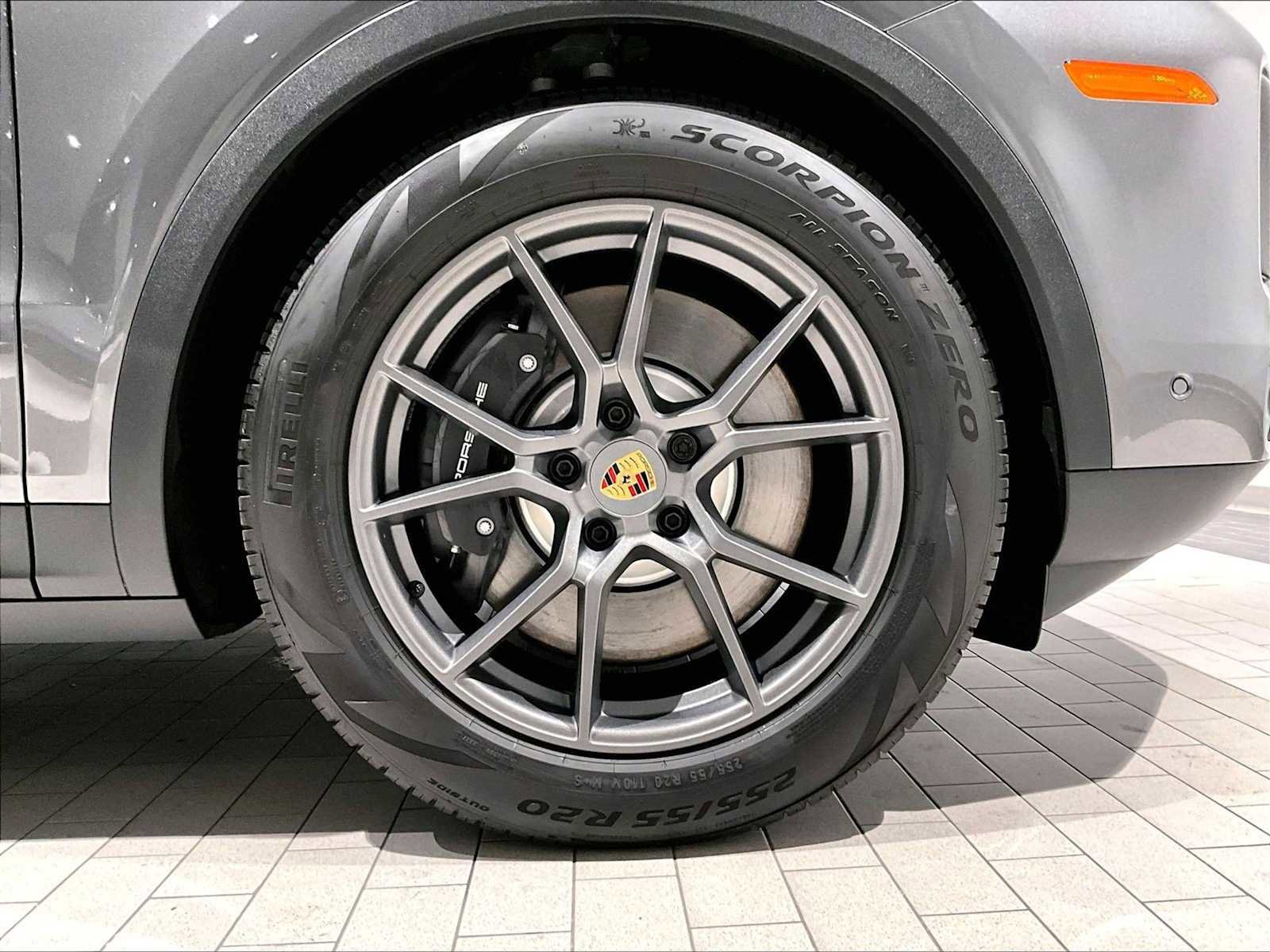 Used 2025 Porsche Cayenne E-Hybrid image 14