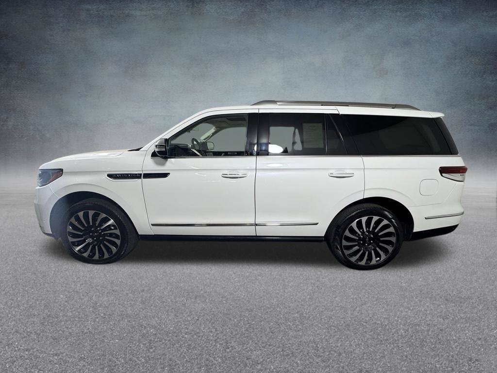 Certified 2023 Lincoln Navigator Black Label AWD/4WD image 4
