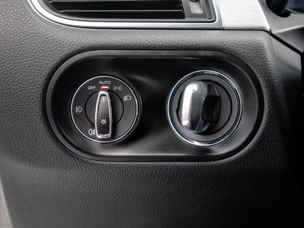 Used 2017 Porsche Macan S AWD/4WD image 26