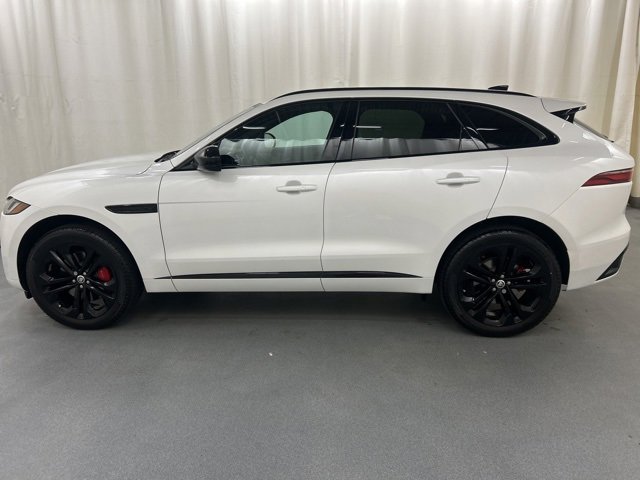 Used 2025 Jaguar F-PACE R-Dynamic S image 3