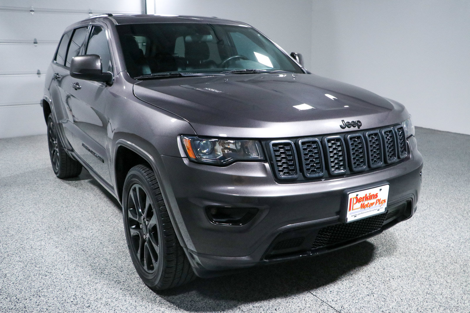 Used 2021 Jeep Grand Cherokee Laredo X AWD/4WD image 5
