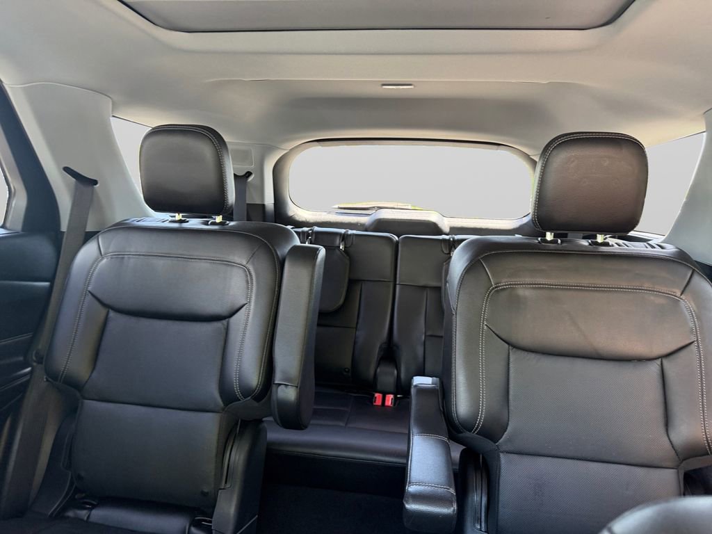 Used 2022 Ford Explorer Limited AWD/4WD image 16