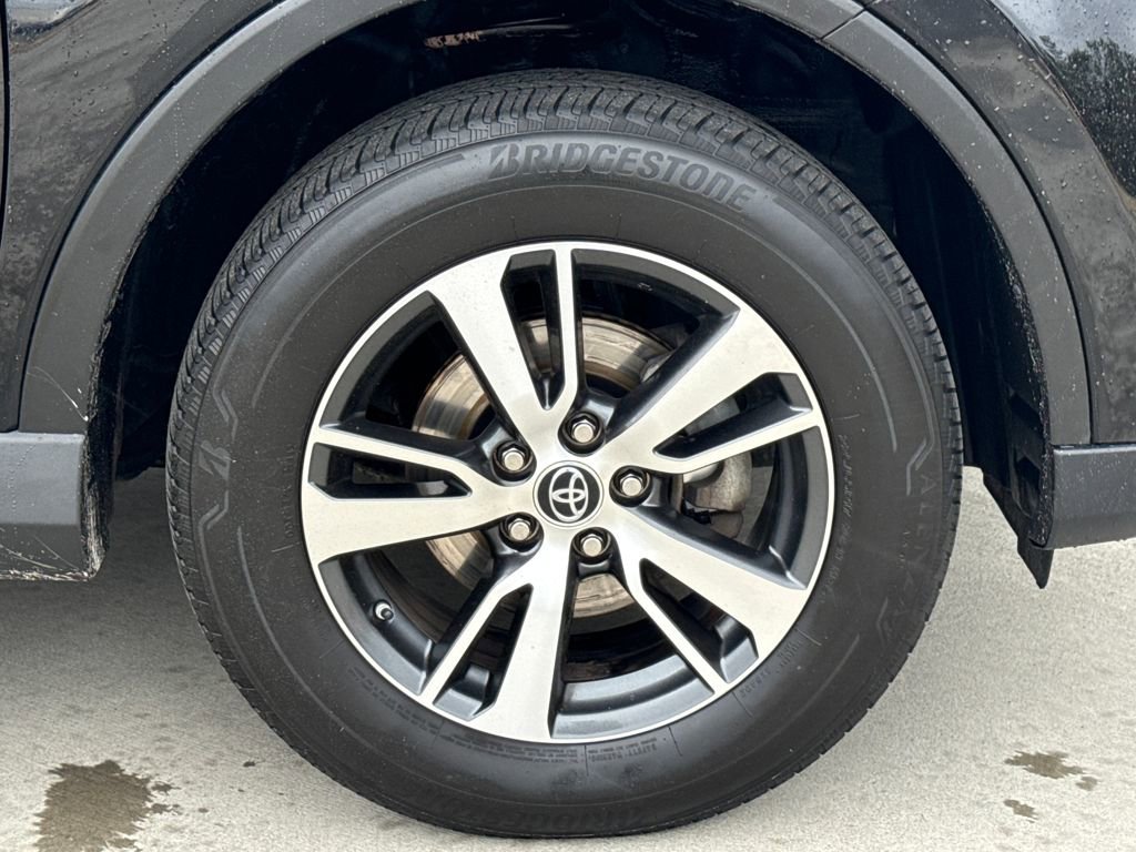 Used 2018 Toyota RAV4 XLE image 15