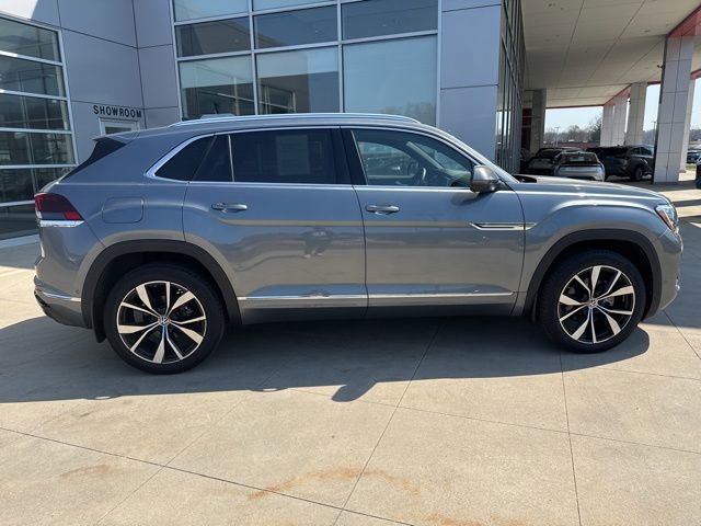 Used 2025 Volkswagen Atlas Cross Sport SEL Premium R-Line AWD/4WD image 8