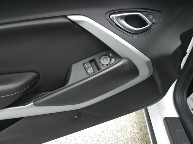 Used 2018 Chevrolet Camaro SS image 9