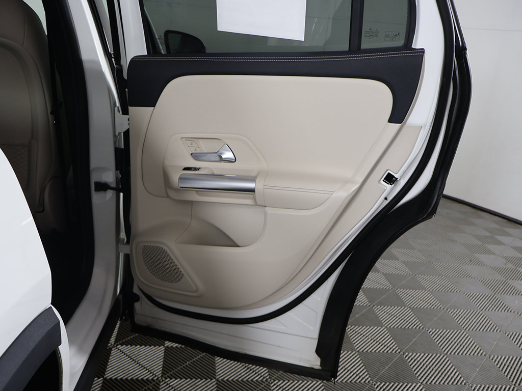 Used 2024 Mercedes-Benz GLA 250 4MATIC w/ Winter Heating Package image 23