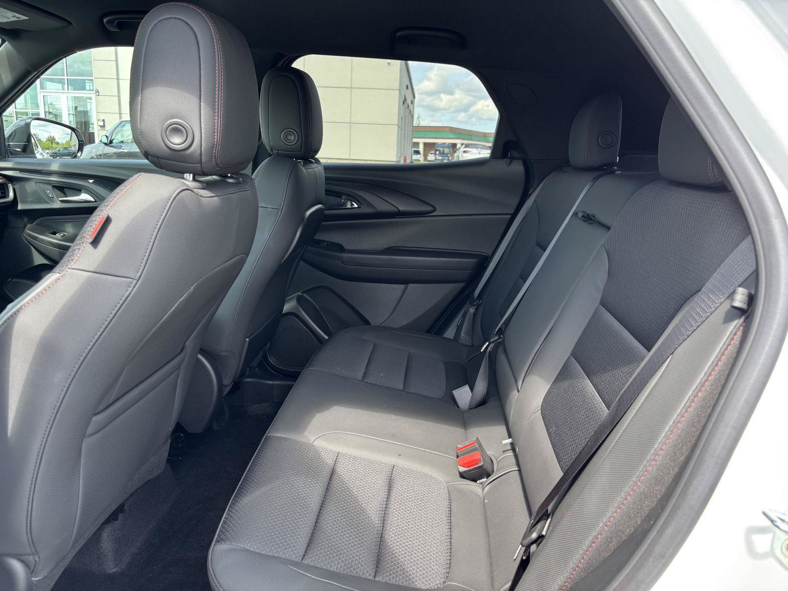 Used 2023 Chevrolet TrailBlazer RS w/ Convenience Package FWD image 30
