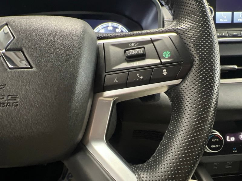 Used 2024 Mitsubishi Outlander SEL AWD/4WD image 24